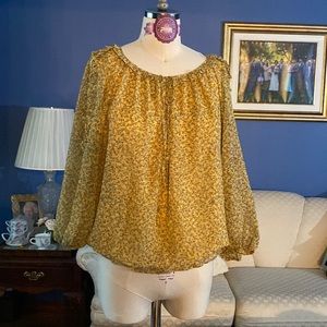 NWT MAX Studio Mustard floral top with keyhole front